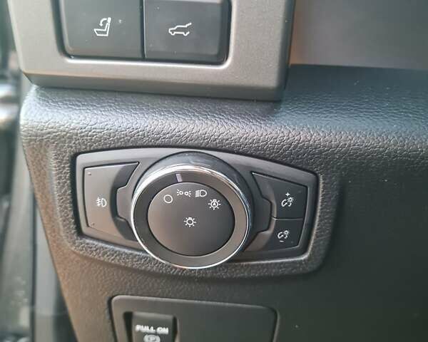 Серый Форд Экспедиция, объемом двигателя 3.5 л и пробегом 108 тыс. км за 38500 $, фото 45 на Automoto.ua