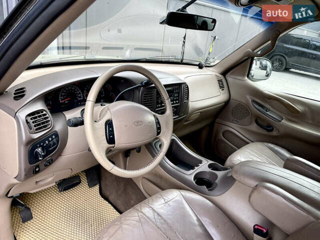 Синій Форд Экспедиція, об'ємом двигуна 5.4 л та пробігом 183 тис. км за 6000 $, фото 9 на Automoto.ua