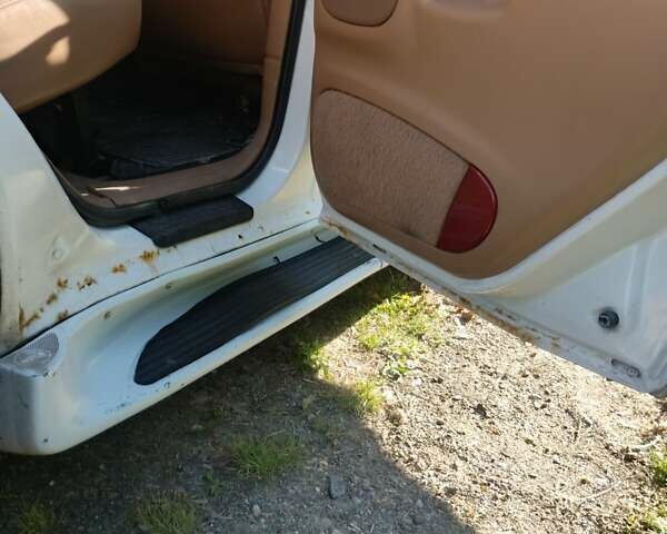 Білий Форд Експлорер, об'ємом двигуна 4 л та пробігом 234 тис. км за 5700 $, фото 8 на Automoto.ua