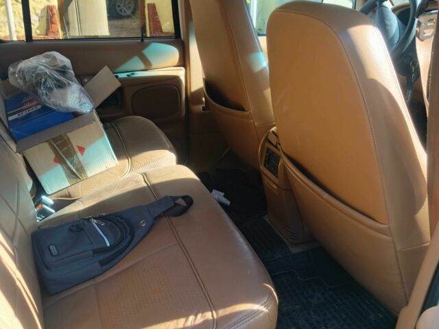 Белый Форд Эксплорер, объемом двигателя 4 л и пробегом 234 тыс. км за 4800 $, фото 6 на Automoto.ua