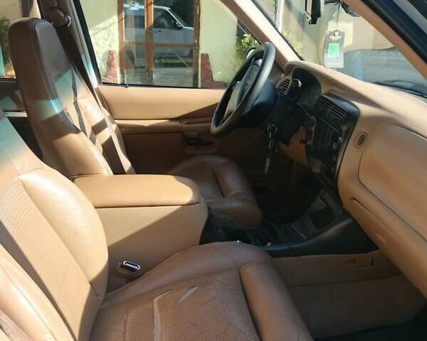 Білий Форд Експлорер, об'ємом двигуна 4 л та пробігом 234 тис. км за 5700 $, фото 10 на Automoto.ua