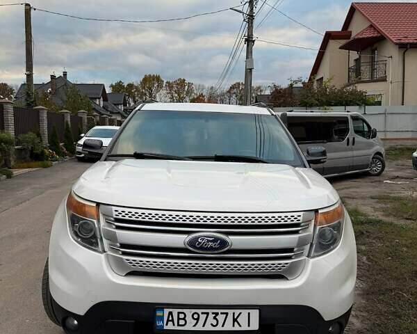 Белый Форд Эксплорер, объемом двигателя 3.5 л и пробегом 250 тыс. км за 12500 $, фото 3 на Automoto.ua