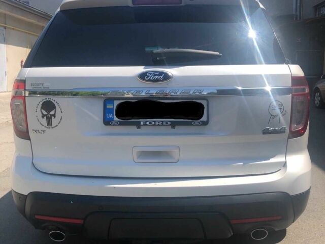 Белый Форд Эксплорер, объемом двигателя 3.5 л и пробегом 239 тыс. км за 15200 $, фото 4 на Automoto.ua