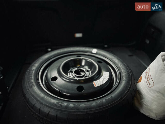 Белый Форд Эксплорер, объемом двигателя 3.5 л и пробегом 340 тыс. км за 12400 $, фото 39 на Automoto.ua