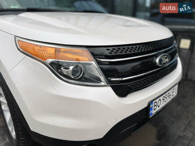 Белый Форд Эксплорер, объемом двигателя 3.5 л и пробегом 340 тыс. км за 12400 $, фото 16 на Automoto.ua