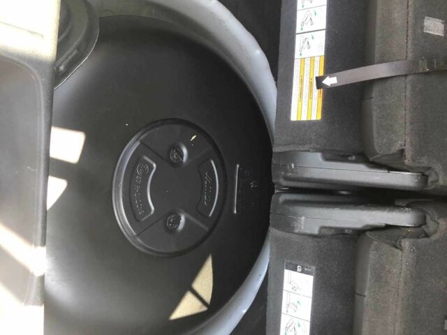 Белый Форд Эксплорер, объемом двигателя 3.5 л и пробегом 239 тыс. км за 15200 $, фото 12 на Automoto.ua