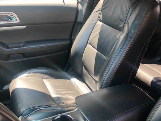 Белый Форд Эксплорер, объемом двигателя 3.5 л и пробегом 239 тыс. км за 15200 $, фото 18 на Automoto.ua