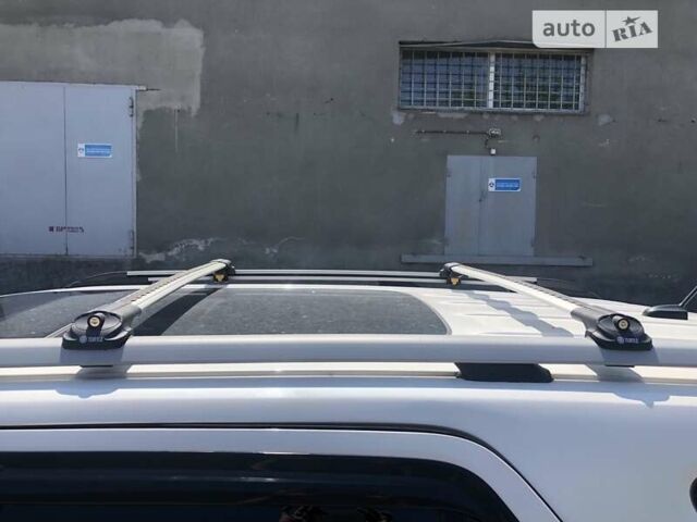 Белый Форд Эксплорер, объемом двигателя 3.5 л и пробегом 217 тыс. км за 15200 $, фото 19 на Automoto.ua