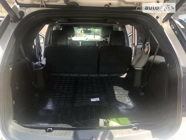 Белый Форд Эксплорер, объемом двигателя 3.5 л и пробегом 217 тыс. км за 15200 $, фото 10 на Automoto.ua