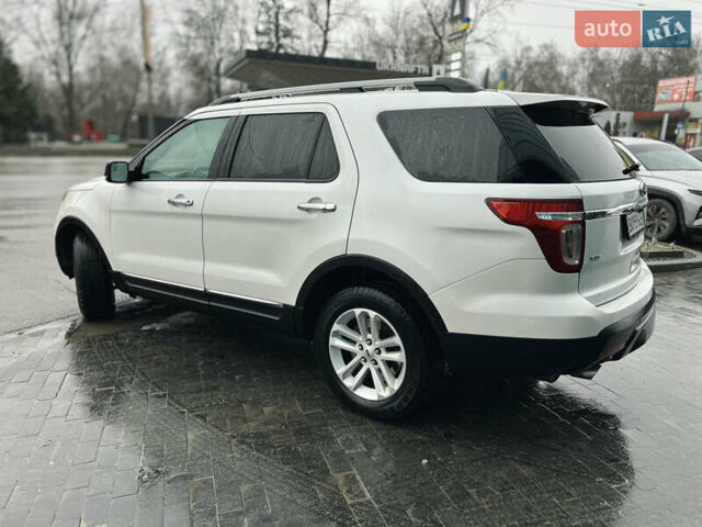 Белый Форд Эксплорер, объемом двигателя 3.5 л и пробегом 340 тыс. км за 12400 $, фото 17 на Automoto.ua