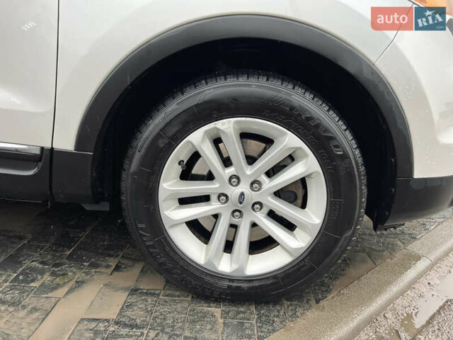 Белый Форд Эксплорер, объемом двигателя 3.5 л и пробегом 340 тыс. км за 12400 $, фото 22 на Automoto.ua