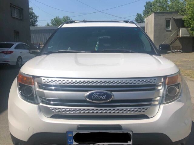 Белый Форд Эксплорер, объемом двигателя 3.5 л и пробегом 239 тыс. км за 15200 $, фото 2 на Automoto.ua