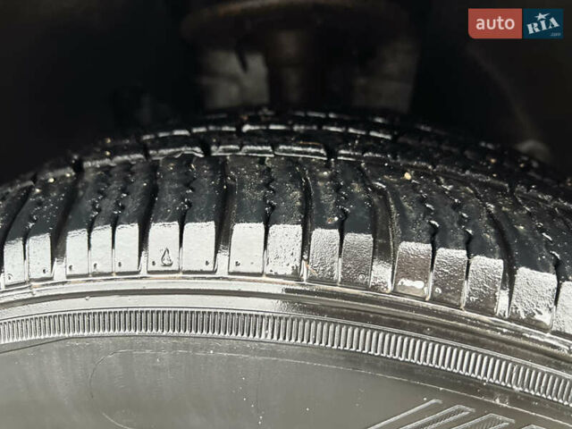 Белый Форд Эксплорер, объемом двигателя 3.5 л и пробегом 340 тыс. км за 12400 $, фото 25 на Automoto.ua