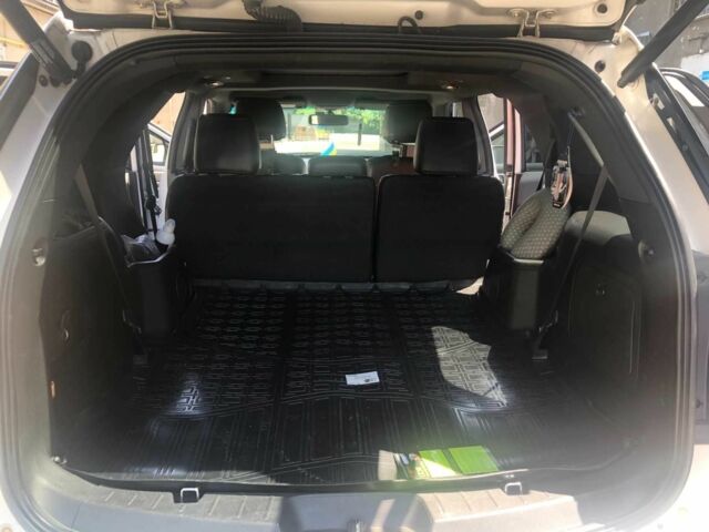 Белый Форд Эксплорер, объемом двигателя 3.5 л и пробегом 239 тыс. км за 15200 $, фото 11 на Automoto.ua