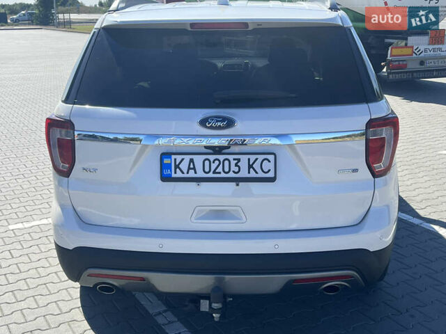 Белый Форд Эксплорер, объемом двигателя 3.5 л и пробегом 180 тыс. км за 17900 $, фото 8 на Automoto.ua