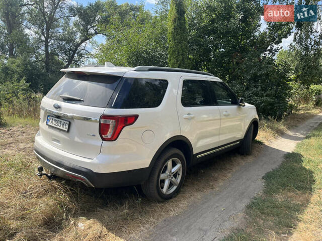 Белый Форд Эксплорер, объемом двигателя 3.5 л и пробегом 180 тыс. км за 17900 $, фото 7 на Automoto.ua