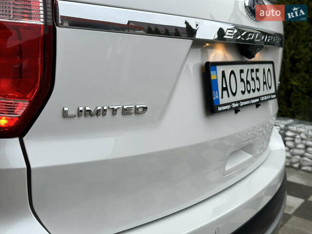 Білий Форд Експлорер, об'ємом двигуна 2.3 л та пробігом 148 тис. км за 16000 $, фото 18 на Automoto.ua