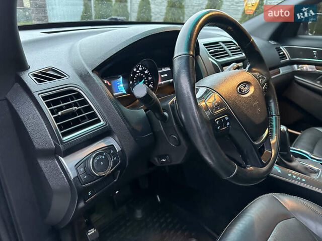 Білий Форд Експлорер, об'ємом двигуна 2.3 л та пробігом 148 тис. км за 16000 $, фото 67 на Automoto.ua