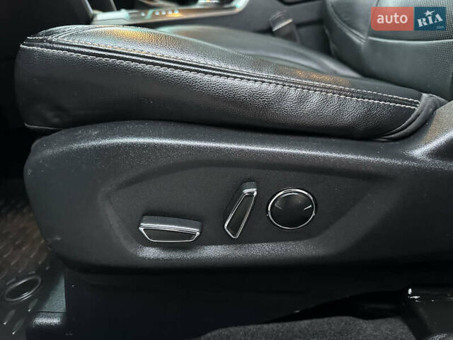 Білий Форд Експлорер, об'ємом двигуна 2.3 л та пробігом 148 тис. км за 16000 $, фото 29 на Automoto.ua