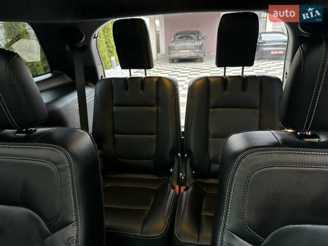 Білий Форд Експлорер, об'ємом двигуна 2.3 л та пробігом 148 тис. км за 16000 $, фото 41 на Automoto.ua