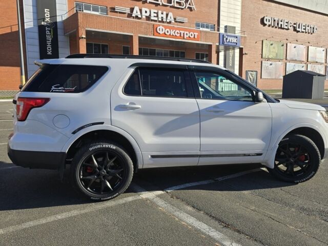 Білий Форд Експлорер, об'ємом двигуна 2.3 л та пробігом 417 тис. км за 15700 $, фото 8 на Automoto.ua