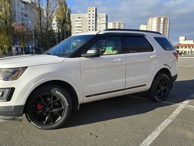 Білий Форд Експлорер, об'ємом двигуна 2.3 л та пробігом 417 тис. км за 15700 $, фото 16 на Automoto.ua