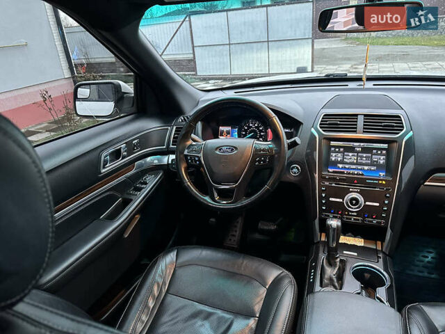 Білий Форд Експлорер, об'ємом двигуна 2.3 л та пробігом 148 тис. км за 16000 $, фото 74 на Automoto.ua