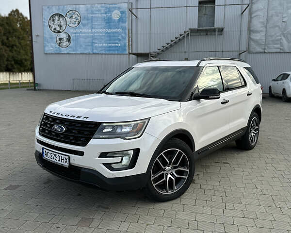 Форд Эксплорер 2016 в Владимир-Волынский на Automoto.ua Белый Форд Эксплорер, объемом двигателя 3.46 л и пробегом 139 тыс. км за 15500 $, фото 4 на Automoto.ua