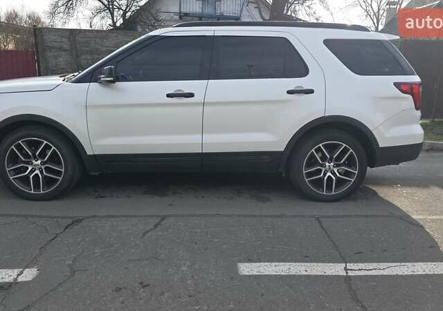 Белый Форд Эксплорер, объемом двигателя 3.5 л и пробегом 89 тыс. км за 25200 $, фото 2 на Automoto.ua