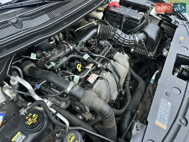 Білий Форд Експлорер, об'ємом двигуна 2.3 л та пробігом 148 тис. км за 16000 $, фото 85 на Automoto.ua