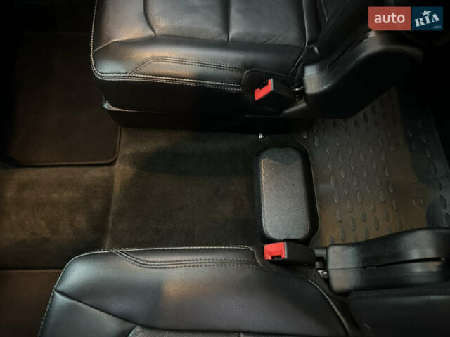 Білий Форд Експлорер, об'ємом двигуна 2.3 л та пробігом 148 тис. км за 16000 $, фото 37 на Automoto.ua