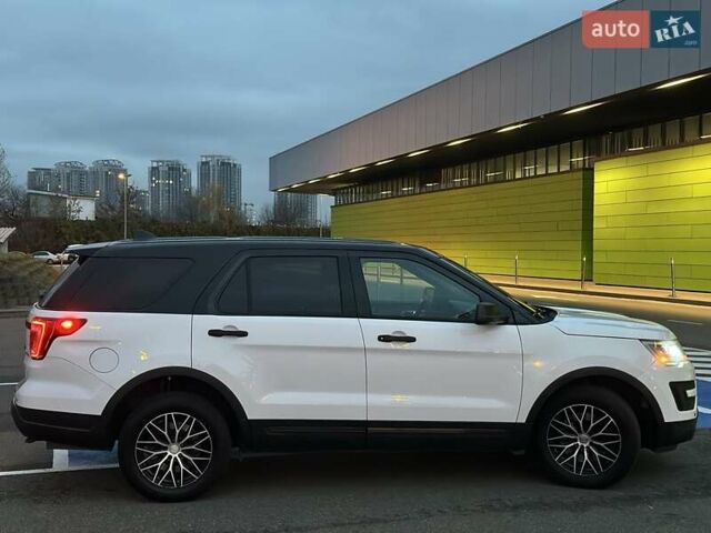 Білий Форд Експлорер, об'ємом двигуна 3.5 л та пробігом 195 тис. км за 12900 $, фото 11 на Automoto.ua