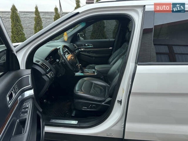 Білий Форд Експлорер, об'ємом двигуна 2.3 л та пробігом 148 тис. км за 16000 $, фото 24 на Automoto.ua