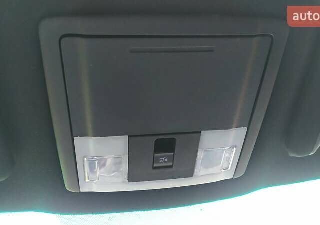 Білий Форд Експлорер, об'ємом двигуна 3.7 л та пробігом 160 тис. км за 17000 $, фото 16 на Automoto.ua