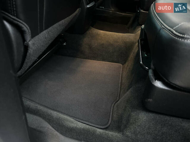 Білий Форд Експлорер, об'ємом двигуна 2.3 л та пробігом 148 тис. км за 16000 $, фото 35 на Automoto.ua