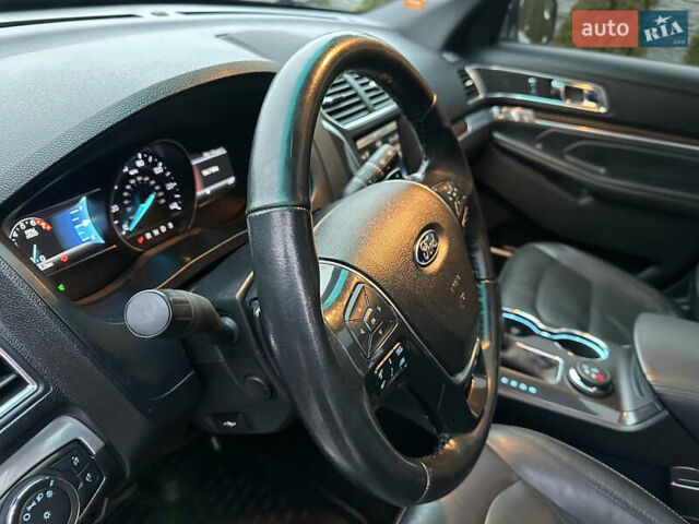 Білий Форд Експлорер, об'ємом двигуна 2.3 л та пробігом 148 тис. км за 16000 $, фото 69 на Automoto.ua