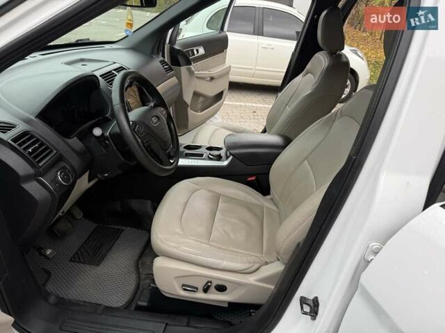 Білий Форд Експлорер, об'ємом двигуна 3.5 л та пробігом 195 тис. км за 12900 $, фото 26 на Automoto.ua