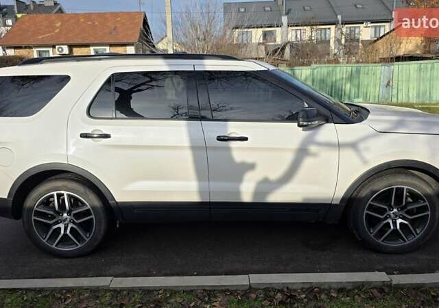 Белый Форд Эксплорер, объемом двигателя 3.5 л и пробегом 89 тыс. км за 25200 $, фото 3 на Automoto.ua