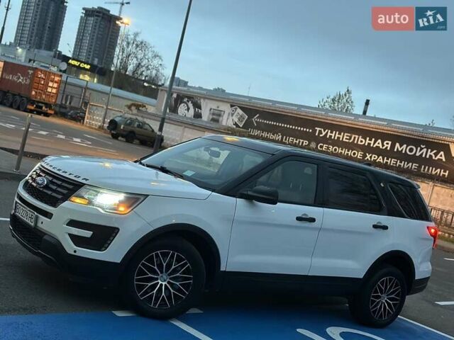 Білий Форд Експлорер, об'ємом двигуна 3.5 л та пробігом 195 тис. км за 12900 $, фото 3 на Automoto.ua