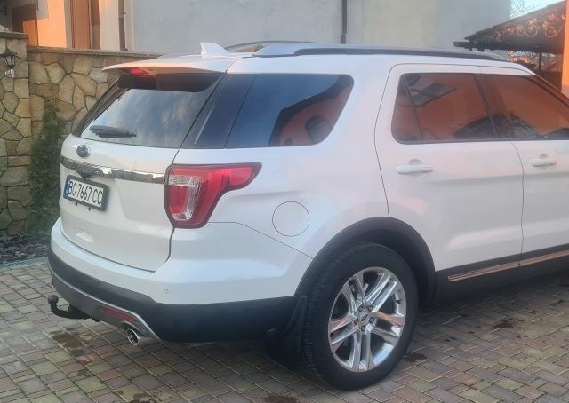 Белый Форд Эксплорер, объемом двигателя 0.35 л и пробегом 116 тыс. км за 17900 $, фото 3 на Automoto.ua