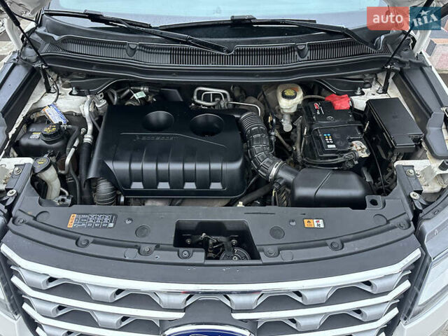 Білий Форд Експлорер, об'ємом двигуна 2.3 л та пробігом 148 тис. км за 16000 $, фото 83 на Automoto.ua