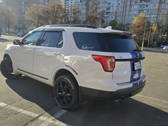 Білий Форд Експлорер, об'ємом двигуна 2.3 л та пробігом 417 тис. км за 15700 $, фото 12 на Automoto.ua