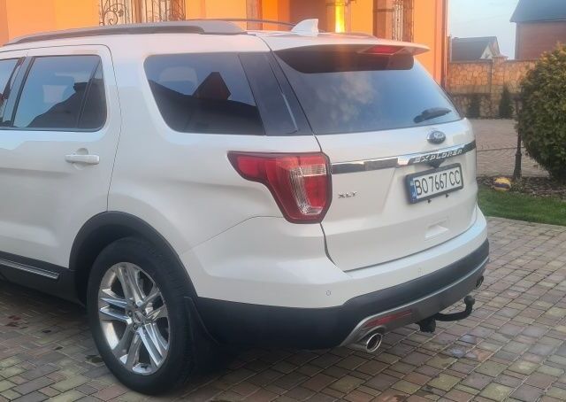 Белый Форд Эксплорер, объемом двигателя 0.35 л и пробегом 116 тыс. км за 17900 $, фото 2 на Automoto.ua