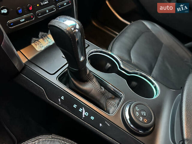 Білий Форд Експлорер, об'ємом двигуна 2.3 л та пробігом 148 тис. км за 16000 $, фото 78 на Automoto.ua