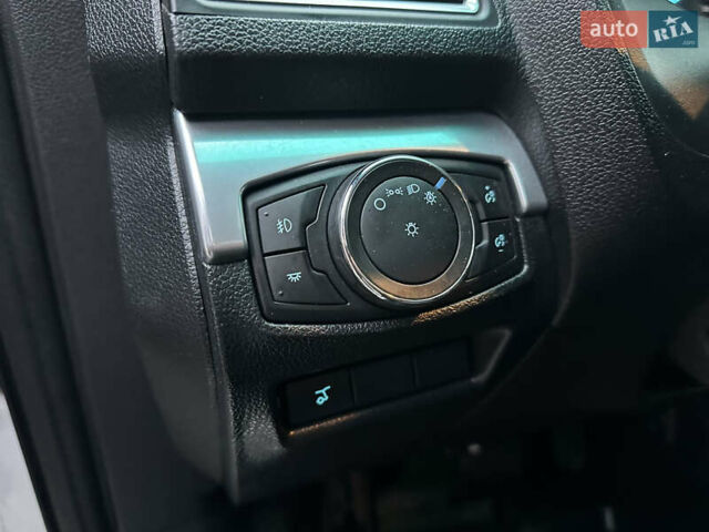 Білий Форд Експлорер, об'ємом двигуна 2.3 л та пробігом 148 тис. км за 16000 $, фото 68 на Automoto.ua