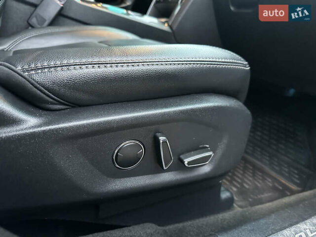 Білий Форд Експлорер, об'ємом двигуна 2.3 л та пробігом 148 тис. км за 16000 $, фото 64 на Automoto.ua