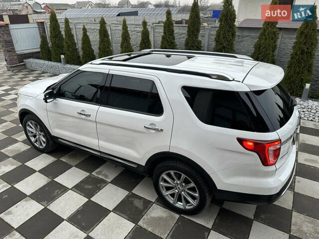 Білий Форд Експлорер, об'ємом двигуна 2.3 л та пробігом 148 тис. км за 16000 $, фото 21 на Automoto.ua