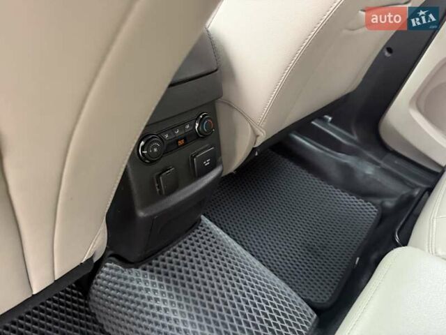 Білий Форд Експлорер, об'ємом двигуна 3.5 л та пробігом 195 тис. км за 12900 $, фото 23 на Automoto.ua