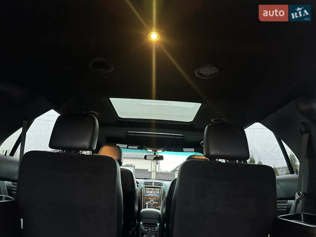 Білий Форд Експлорер, об'ємом двигуна 2.3 л та пробігом 148 тис. км за 16000 $, фото 48 на Automoto.ua