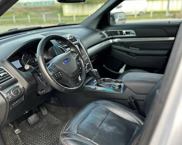 Білий Форд Експлорер, об'ємом двигуна 3.5 л та пробігом 139 тис. км за 17500 $, фото 12 на Automoto.ua